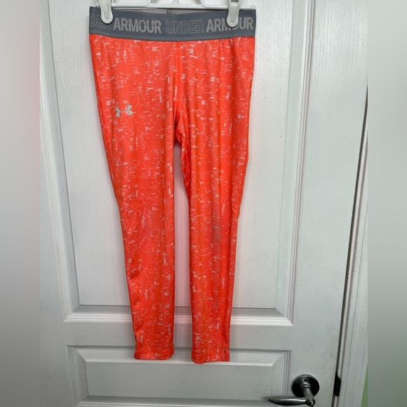 Under Armour Women’s Orange/Grey Capris. Super Stretchy. Size S - Picture 1 of 4